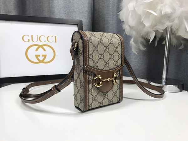 激安グッチバッグコピー背面デザイン